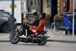 Amsterdam 8 maart 2019
Birgit Schuurman en haar nieuwe vriend Sander v Haarlem op scooter onderweg naar Cafe Carter in Amsterdam zuid.