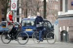 Amsterdam 1 maart 2019
Bridget Maasland verlaat haar nieuwe huis en gaat met een vriendin fietsend weg.