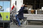 Amsterdam 1 maart 2019
Bridget Maasland verlaat haar nieuwe huis en gaat met een vriendin fietsend weg.