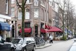 Amsterdam 8 maart 2019
Birgit Schuurman en haar nieuwe vriend Sander v Haarlem op scooter onderweg naar Cafe Carter in Amsterdam zuid.