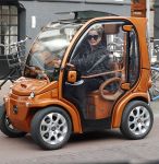 Amsterdam 28 februari 2019
Connie Witteman met een vriendin in haar Biro karretje ( Connieâ€™s creative car concept)