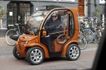 Amsterdam 28 februari 2019
Connie Witteman met een vriendin in haar Biro karretje ( Connieâ€™s creative car concept)