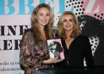 Amsterdam, 21 Februari 2019
Uitreiking boek Daphne Deckers, Dubbel Zes
Daphne Deckers met Kelly Weekers