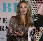 Amsterdam, 21 Februari 2019
Uitreiking boek Daphne Deckers, Dubbel Zes
Daphne Deckers met Kelly Weekers