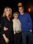 Amsterdam, 21 Februari 2019
Uitreiking boek Daphne Deckers, Dubbel Zes
Daphne Deckers met moeder en Alec Deckers