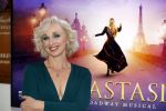 Amsterdam 14 februari 2019
Presentatie Cast Anastasia . De cast bestaat uit Carline Brouwer, Ad Knippels, Ellen Evers, Milan van Waardenburg, Tessa Sunniva van Tol, Rene van Kooten, Gerrie van der Klei.  Albert Verlinde van stage entertainment presenteert de cast van de Broadway musical Anastasia in Hermitage Amsterdam.