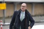 Amsterdam 1 februari 2019
Eugene v Dun ( ex partner  Connie bWitteman) arriveert bij de rechtbank van Amsterdam ivm zaak over de inbraak bij Connie op de pc hooftstraat.
