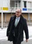 Amsterdam 1 februari 2019
Eugene v Dun ( ex partner  Connie bWitteman) arriveert bij de rechtbank van Amsterdam ivm zaak over de inbraak bij Connie op de pc hooftstraat.