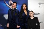 Amsterdam 14 maart 2019
Premiere het nationale ballet in de stopera. Eva Simons kwam met haar nieuwe vriend en â€¦