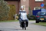 Vreeland 8 februari 2019
Inge Schrama op de bakfiets bij haar nieuwe huis in Vreeland.