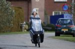 Vreeland 8 februari 2019
Inge Schrama op de bakfiets bij haar nieuwe huis in Vreeland.