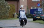 Vreeland 8 februari 2019
Inge Schrama op de bakfiets bij haar nieuwe huis in Vreeland.