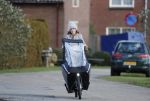 Vreeland 8 februari 2019
Inge Schrama op de bakfiets bij haar nieuwe huis in Vreeland.