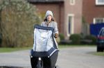Vreeland 8 februari 2019
Inge Schrama op de bakfiets bij haar nieuwe huis in Vreeland.