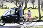 Vreeland 8 februari 2019
Inge Schrama op de bakfiets bij haar nieuwe huis in Vreeland.