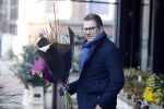 Amsterdam 14 februari 2019
JaÃ¯r Ferwerda haalt bloemen voor zijn vrouw en schoonmoeder bij bloemist Arjan.
