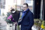 Amsterdam 14 februari 2019
JaÃ¯r Ferwerda haalt bloemen voor zijn vrouw en schoonmoeder bij bloemist Arjan.