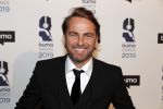 Hilversum 11 maart 2019
Uitreiking BUMA prijzen in studio 21. John Ewbank met Kelly Weekers Day Ewbank zijn zus en ouders.