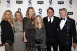 Hilversum 11 maart 2019
Uitreiking BUMA prijzen in studio 21. John Ewbank met Kelly Weekers Day Ewbank zijn zus en ouders.