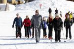 Lech 25 februari 2019
Koning Willem-Alexander, Koningin MÃ¡xima, Prinses Beatrix, Prins Constantijn, Prinses Laurentien en de prinsessen Amalia, Alexia en Ariane samen met Eloise, Leonore en Claus-Casimir tijdens de fotosessie tijdens de wintersportvakantie in Lech.