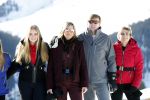 Lech 25 februari 2019
Koning Willem-Alexander, Koningin MÃ¡xima, Prinses Beatrix, Prins Constantijn, Prinses Laurentien en de prinsessen Amalia, Alexia en Ariane samen met Eloise, Leonore en Claus-Casimir tijdens de fotosessie tijdens de wintersportvakantie in Lech.