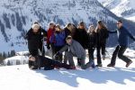Lech 25 februari 2019
Koning Willem-Alexander, Koningin MÃ¡xima, Prinses Beatrix, Prins Constantijn, Prinses Laurentien en de prinsessen Amalia, Alexia en Ariane samen met Eloise, Leonore en Claus-Casimir tijdens de fotosessie tijdens de wintersportvakantie in Lech.