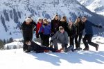 Lech 25 februari 2019
Koning Willem-Alexander, Koningin MÃ¡xima, Prinses Beatrix, Prins Constantijn, Prinses Laurentien en de prinsessen Amalia, Alexia en Ariane samen met Eloise, Leonore en Claus-Casimir tijdens de fotosessie tijdens de wintersportvakantie in Lech.
