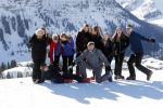 Lech 25 februari 2019
Koning Willem-Alexander, Koningin MÃ¡xima, Prinses Beatrix, Prins Constantijn, Prinses Laurentien en de prinsessen Amalia, Alexia en Ariane samen met Eloise, Leonore en Claus-Casimir tijdens de fotosessie tijdens de wintersportvakantie in Lech.