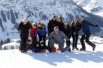 Lech 25 februari 2019
Koning Willem-Alexander, Koningin MÃ¡xima, Prinses Beatrix, Prins Constantijn, Prinses Laurentien en de prinsessen Amalia, Alexia en Ariane samen met Eloise, Leonore en Claus-Casimir tijdens de fotosessie tijdens de wintersportvakantie in Lech.