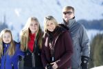 Lech 25 februari 2019
Koning Willem-Alexander, Koningin MÃ¡xima, Prinses Beatrix, Prins Constantijn, Prinses Laurentien en de prinsessen Amalia, Alexia en Ariane samen met Eloise, Leonore en Claus-Casimir tijdens de fotosessie tijdens de wintersportvakantie in Lech.