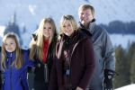 Lech 25 februari 2019
Koning Willem-Alexander, Koningin MÃ¡xima, Prinses Beatrix, Prins Constantijn, Prinses Laurentien en de prinsessen Amalia, Alexia en Ariane samen met Eloise, Leonore en Claus-Casimir tijdens de fotosessie tijdens de wintersportvakantie in Lech.