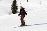Lech 25 februari 2019
Koning Willem-Alexander, Koningin MÃ¡xima, Prinses Beatrix, Prins Constantijn, Prinses Laurentien en de prinsessen Amalia, Alexia en Ariane samen met Eloise, Leonore en Claus-Casimir tijdens de fotosessie tijdens de wintersportvakantie in Lech.