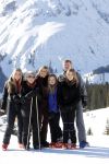 Lech 25 februari 2019
Koning Willem-Alexander, Koningin MÃ¡xima, Prinses Beatrix, Prins Constantijn, Prinses Laurentien en de prinsessen Amalia, Alexia en Ariane samen met Eloise, Leonore en Claus-Casimir tijdens de fotosessie tijdens de wintersportvakantie in Lech.