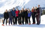 Lech 25 februari 2019
Koning Willem-Alexander, Koningin MÃ¡xima, Prinses Beatrix, Prins Constantijn, Prinses Laurentien en de prinsessen Amalia, Alexia en Ariane samen met Eloise, Leonore en Claus-Casimir tijdens de fotosessie tijdens de wintersportvakantie in Lech.