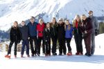 Lech 25 februari 2019
Koning Willem-Alexander, Koningin MÃ¡xima, Prinses Beatrix, Prins Constantijn, Prinses Laurentien en de prinsessen Amalia, Alexia en Ariane samen met Eloise, Leonore en Claus-Casimir tijdens de fotosessie tijdens de wintersportvakantie in Lech.