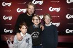Amsterdam 10 februari 2019
Premiere Corgi in pathe arena. Leo Alkemade met zoon Mick, zoon Kars en zoon Boris