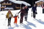 Oberlech 25 februari 2019
Lieke v Lexmond op skivakantie met haar man Bas v Veggel en hun zoontje Vik.
Ook de moeder van Bas en haar partner zijn erbij.