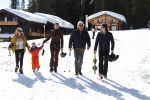 Oberlech 25 februari 2019
Lieke v Lexmond op skivakantie met haar man Bas v Veggel en hun zoontje Vik.
Ook de moeder van Bas en haar partner zijn erbij.