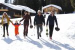 Oberlech 25 februari 2019
Lieke v Lexmond op skivakantie met haar man Bas v Veggel en hun zoontje Vik.
Ook de moeder van Bas en haar partner zijn erbij.
