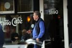 Amstelveen 2 maart 2019
Maarten Spanjer staat bij cafe 1890 neen sigaretje te roken.