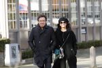 Blaricum 9 februari 2019
Marco Borsato met bladerenblower bij zijn huis. Daarna gaat hij lunchen met zijn vrouw Leontine Borsato