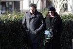 Blaricum 9 februari 2019
Marco Borsato met bladerenblower bij zijn huis. Daarna gaat hij lunchen met zijn vrouw Leontine Borsato