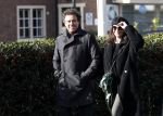Blaricum 9 februari 2019
Marco Borsato met bladerenblower bij zijn huis. Daarna gaat hij lunchen met zijn vrouw Leontine Borsato