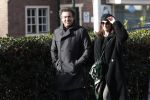 Blaricum 9 februari 2019
Marco Borsato met bladerenblower bij zijn huis. Daarna gaat hij lunchen met zijn vrouw Leontine Borsato