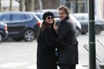 Blaricum 9 februari 2019
Marco Borsato met bladerenblower bij zijn huis. Daarna gaat hij lunchen met zijn vrouw Leontine Borsato