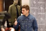 Amsterdam 4 februari 2019
Max Verstappen bij de presentatie van de G-Star RAW Max Verstappen lijn in de G-star winkel op de pc Hooftstraat. Max gaat met fans op de foto.