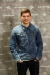 Amsterdam 4 februari 2019
Max Verstappen bij de presentatie van de G-Star RAW Max Verstappen lijn in de G-star winkel op de pc Hooftstraat. Max gaat met fans op de foto.