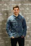 Amsterdam 4 februari 2019
Max Verstappen bij de presentatie van de G-Star RAW Max Verstappen lijn in de G-star winkel op de pc Hooftstraat. Max gaat met fans op de foto.