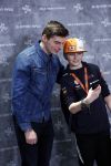 Amsterdam 4 februari 2019
Max Verstappen bij de presentatie van de G-Star RAW Max Verstappen lijn in de G-star winkel op de pc Hooftstraat. Max gaat met fans op de foto.