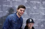 Amsterdam 4 februari 2019
Max Verstappen bij de presentatie van de G-Star RAW Max Verstappen lijn in de G-star winkel op de pc Hooftstraat. Max gaat met fans op de foto.